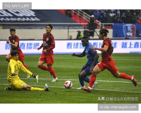 边中结合套路未能奏效 申花两翼传中缺乏支点争抢